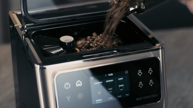 plne-automaticky-kavovar-wmf-perfection-660-www.wmf.cz-14.jpg