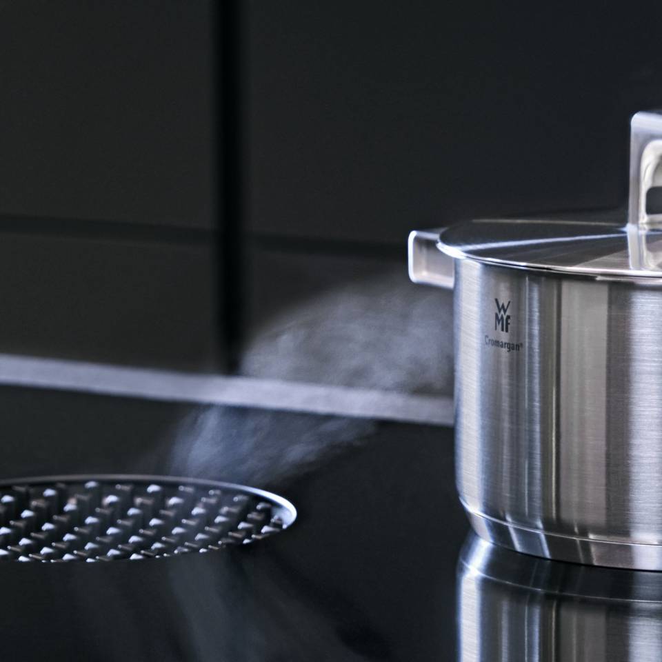 vysoky-hrnec-ultimate-cool-o-20-cm-www.wmf.cz-5.jpg