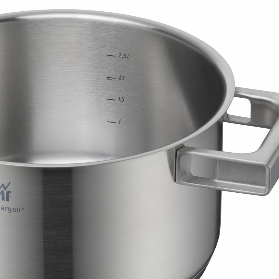 vysoky-hrnec-ultimate-cool-o-20-cm-www.wmf.cz-6.jpg